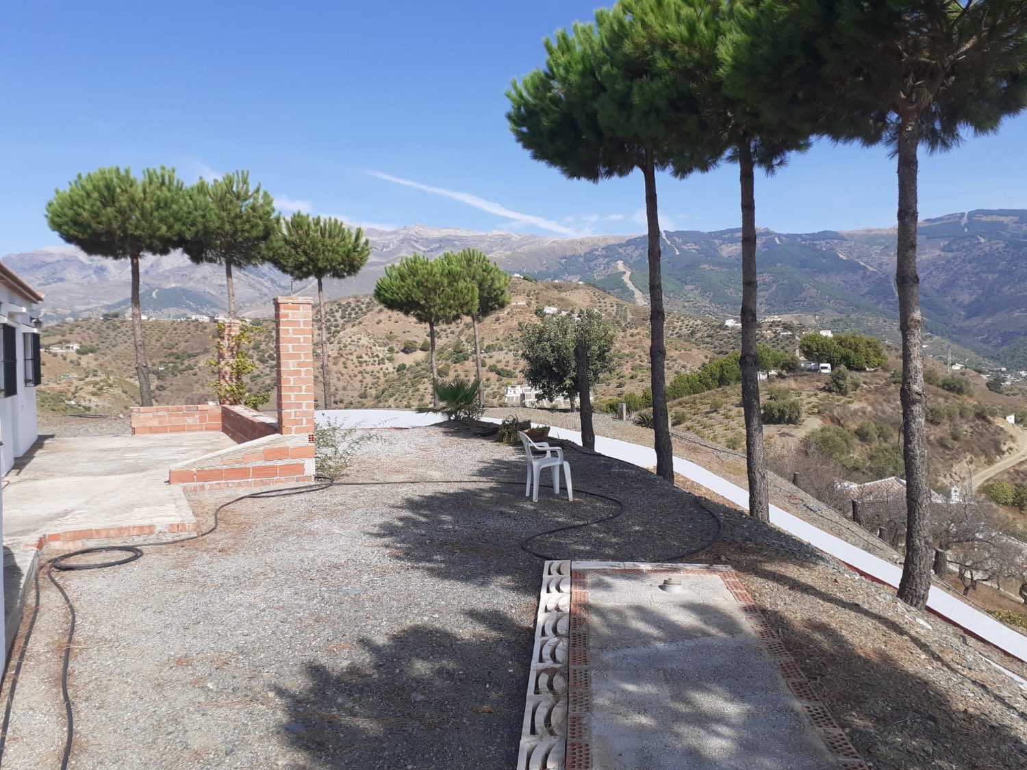 IMPRESIONANTE CASA DE CAMPO EN ARCHEZ