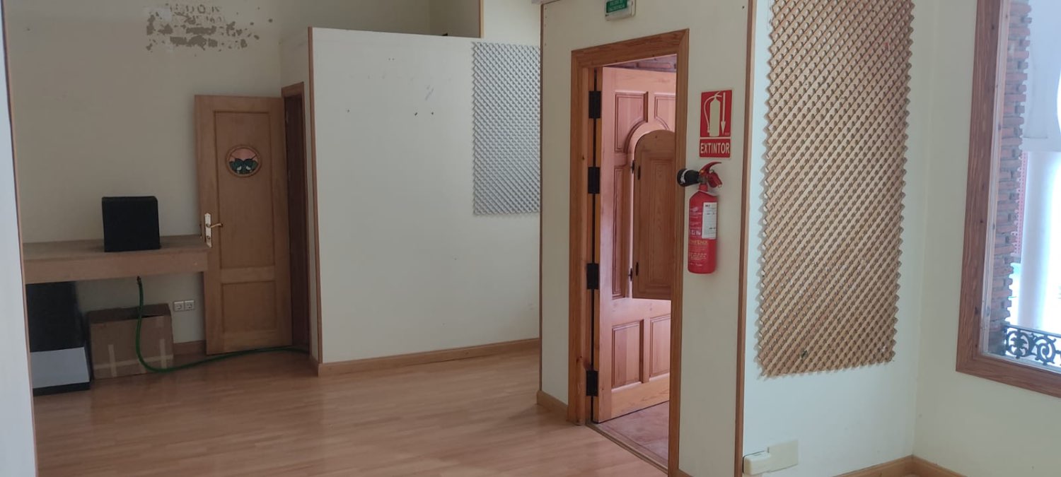 OPORTUNIDAD LOCAL EN TORRE DEL MAR