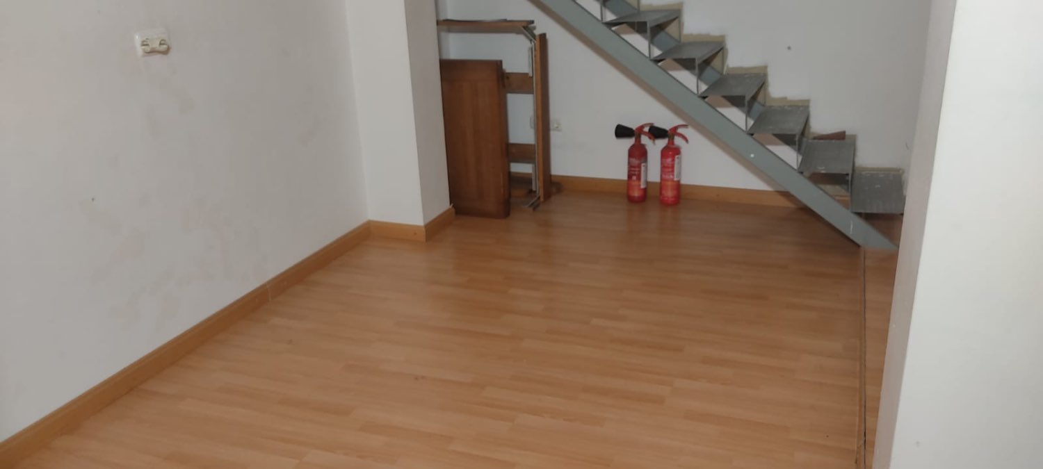 OPORTUNIDAD LOCAL EN TORRE DEL MAR