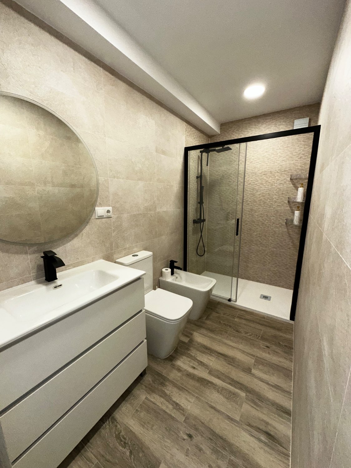 EXCLUSIVA VIVIENDA COMPLETAMENTE REFORMADA EN VELEZ MALAGA