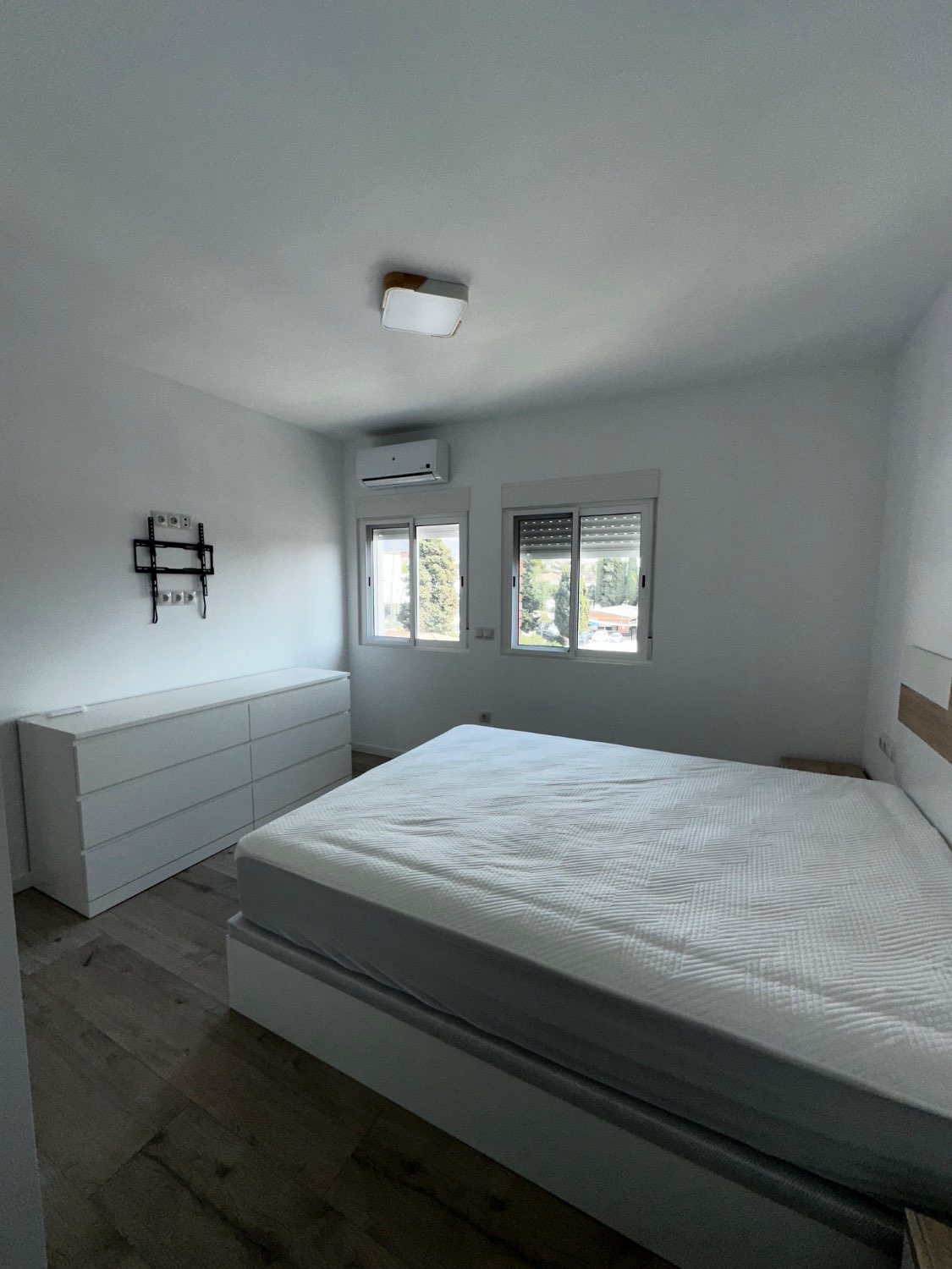 EXCLUSIVA VIVIENDA COMPLETAMENTE REFORMADA EN VELEZ MALAGA