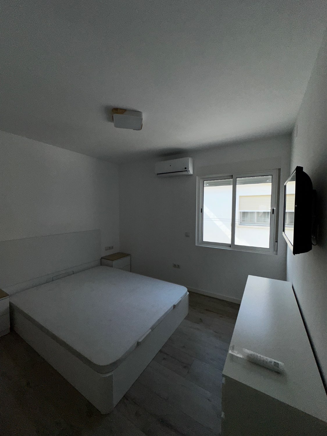 EXCLUSIVA VIVIENDA COMPLETAMENTE REFORMADA EN VELEZ MALAGA