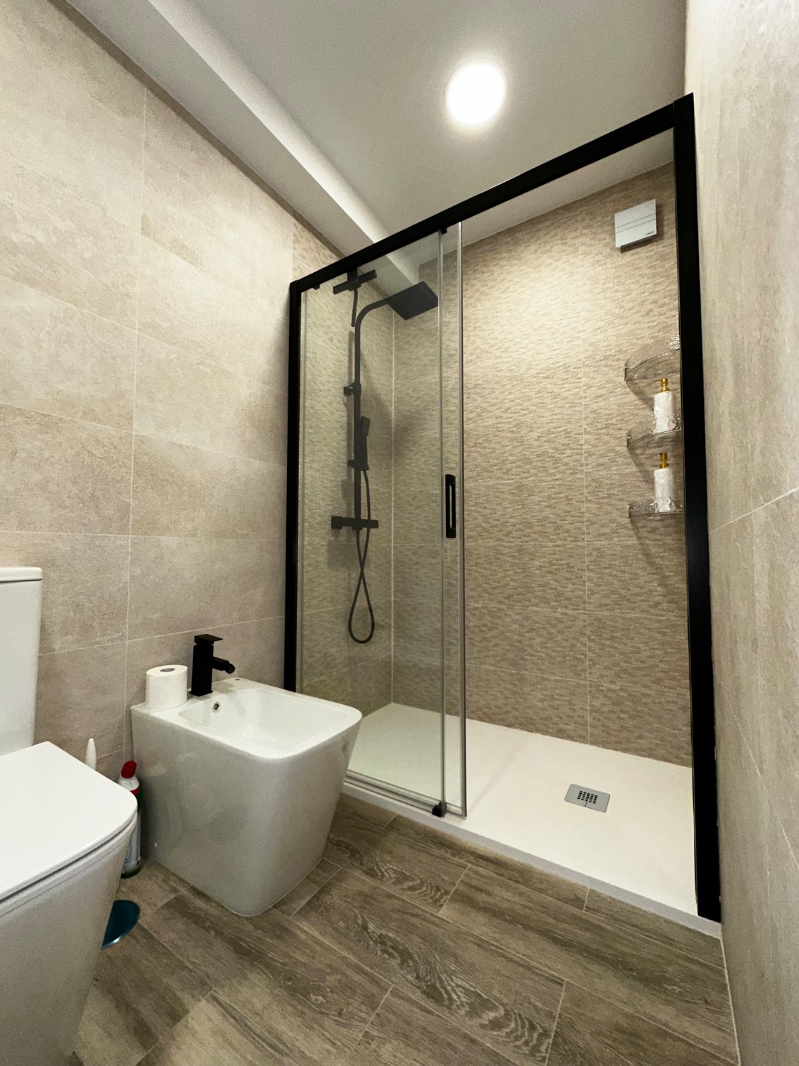 EXCLUSIVA VIVIENDA COMPLETAMENTE REFORMADA EN VELEZ MALAGA