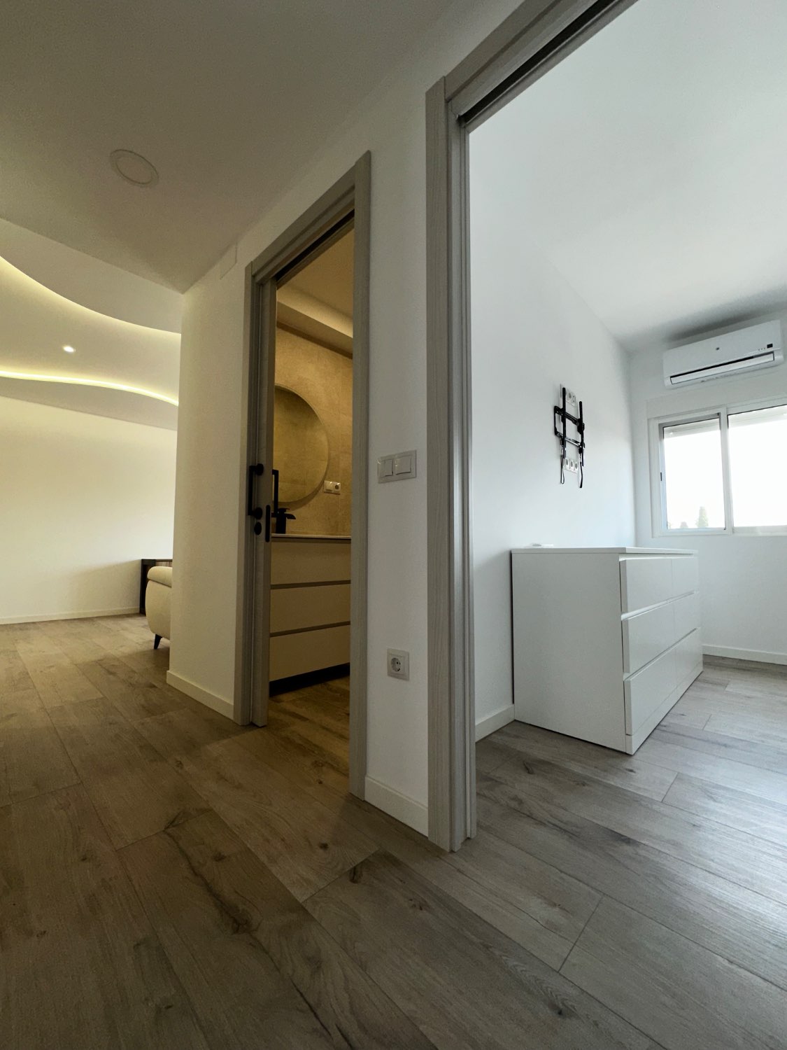 EXCLUSIVA VIVIENDA COMPLETAMENTE REFORMADA EN VELEZ MALAGA