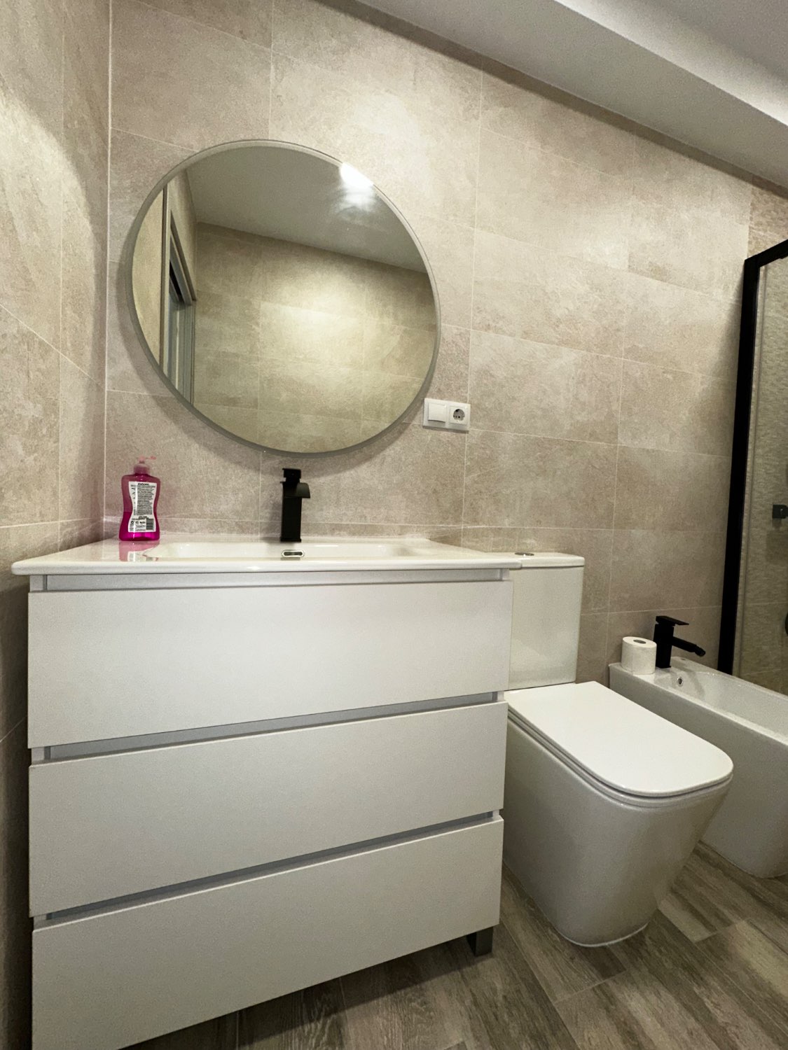 EXCLUSIVA VIVIENDA COMPLETAMENTE REFORMADA EN VELEZ MALAGA