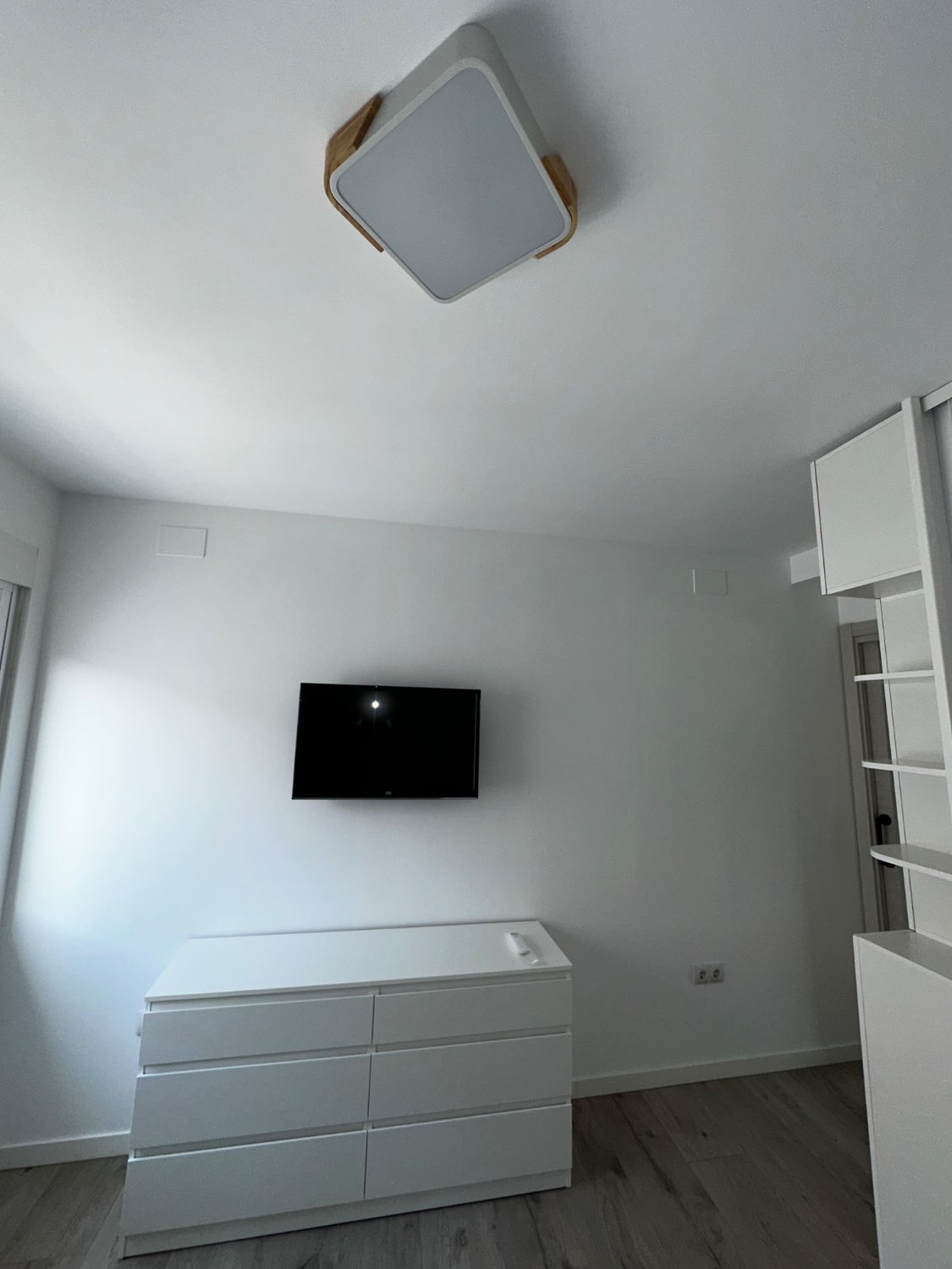 EXCLUSIVA VIVIENDA COMPLETAMENTE REFORMADA EN VELEZ MALAGA