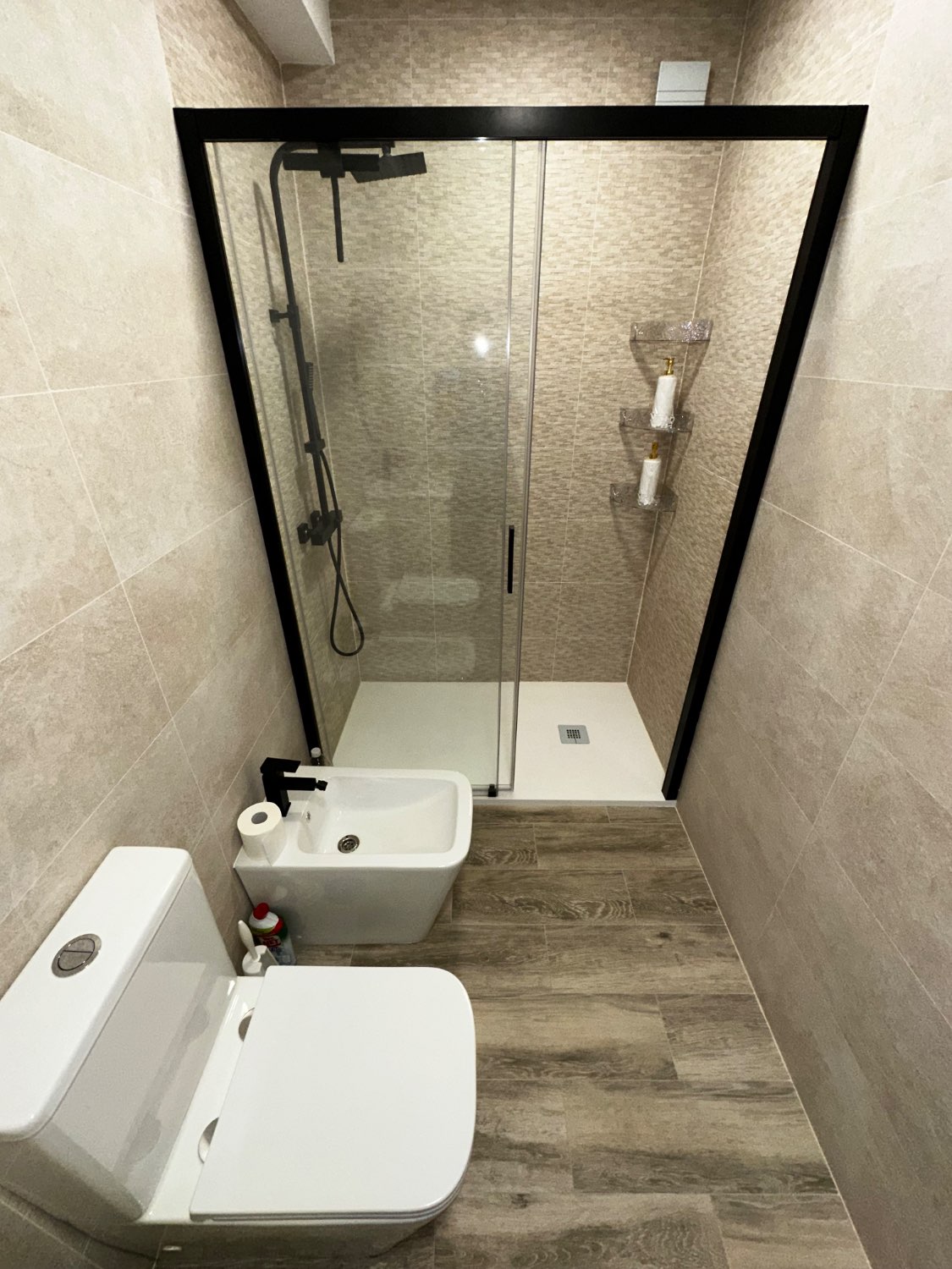 EXCLUSIVA VIVIENDA COMPLETAMENTE REFORMADA EN VELEZ MALAGA