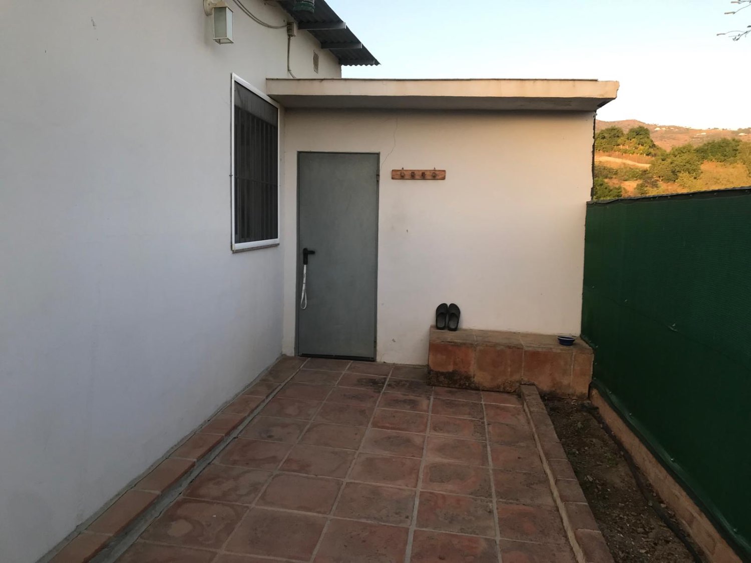 OPORTUNIDAD UNICA , FINCA CON NAVE Y CASA CON PISCINA EN VELEZ MALAGA