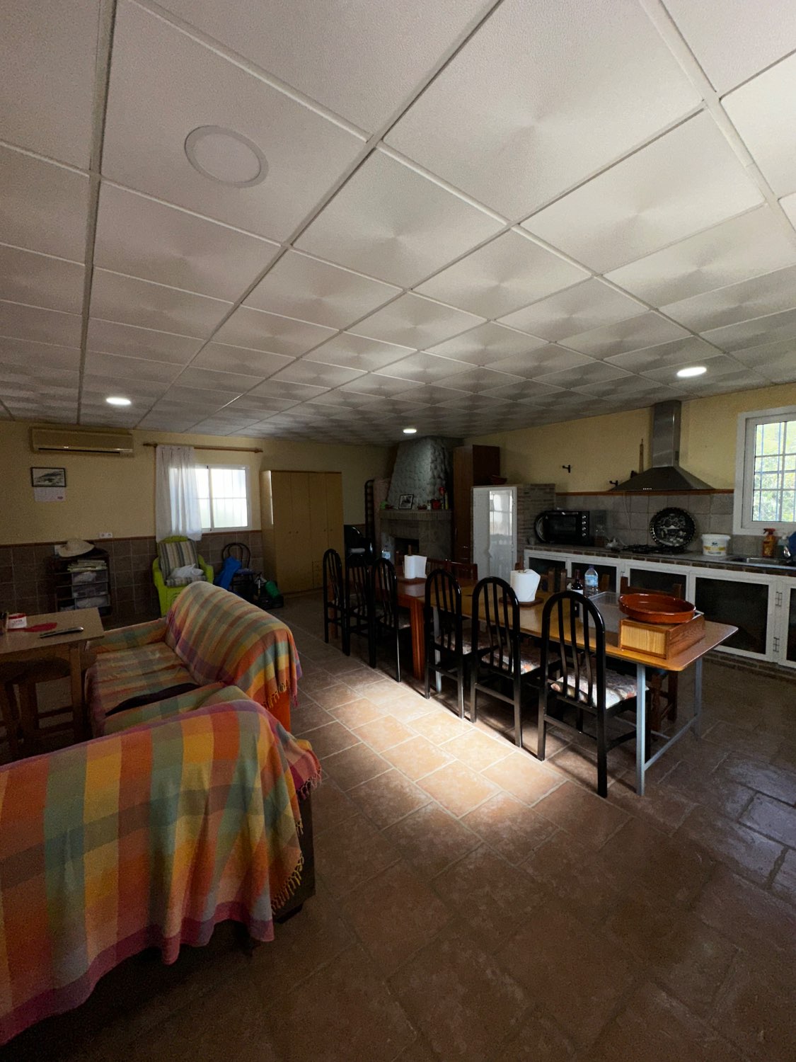 OPORTUNIDAD UNICA , FINCA CON NAVE Y CASA CON PISCINA EN VELEZ MALAGA