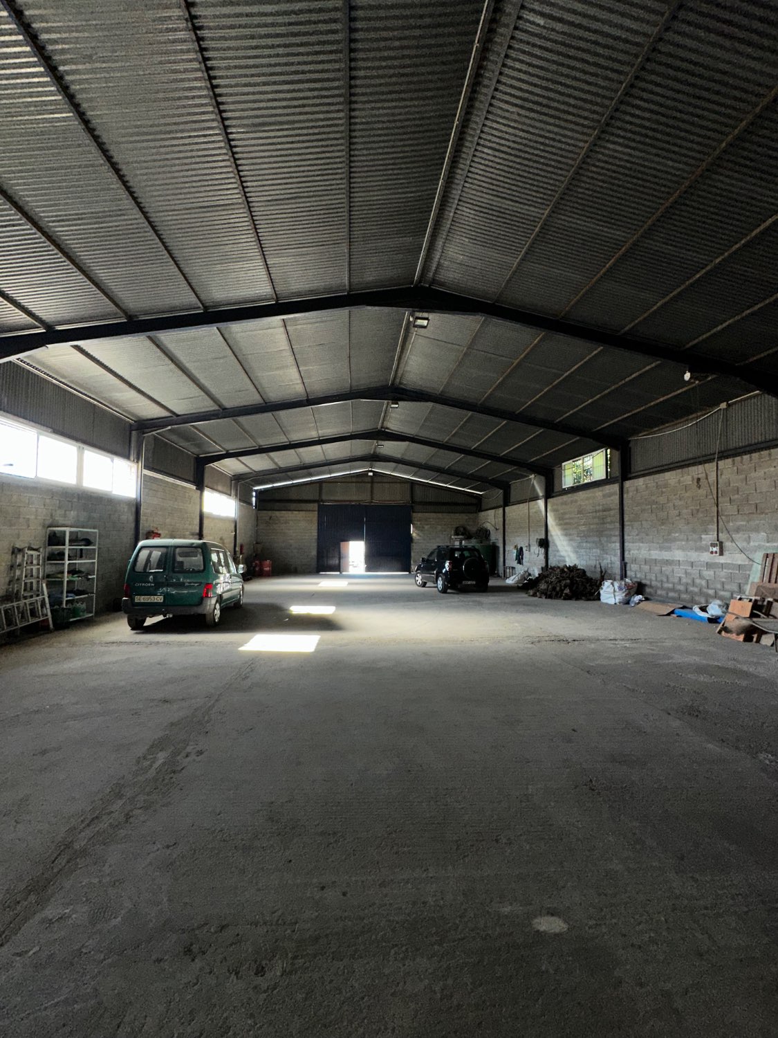 OPORTUNIDAD UNICA , FINCA CON NAVE Y CASA CON PISCINA EN VELEZ MALAGA