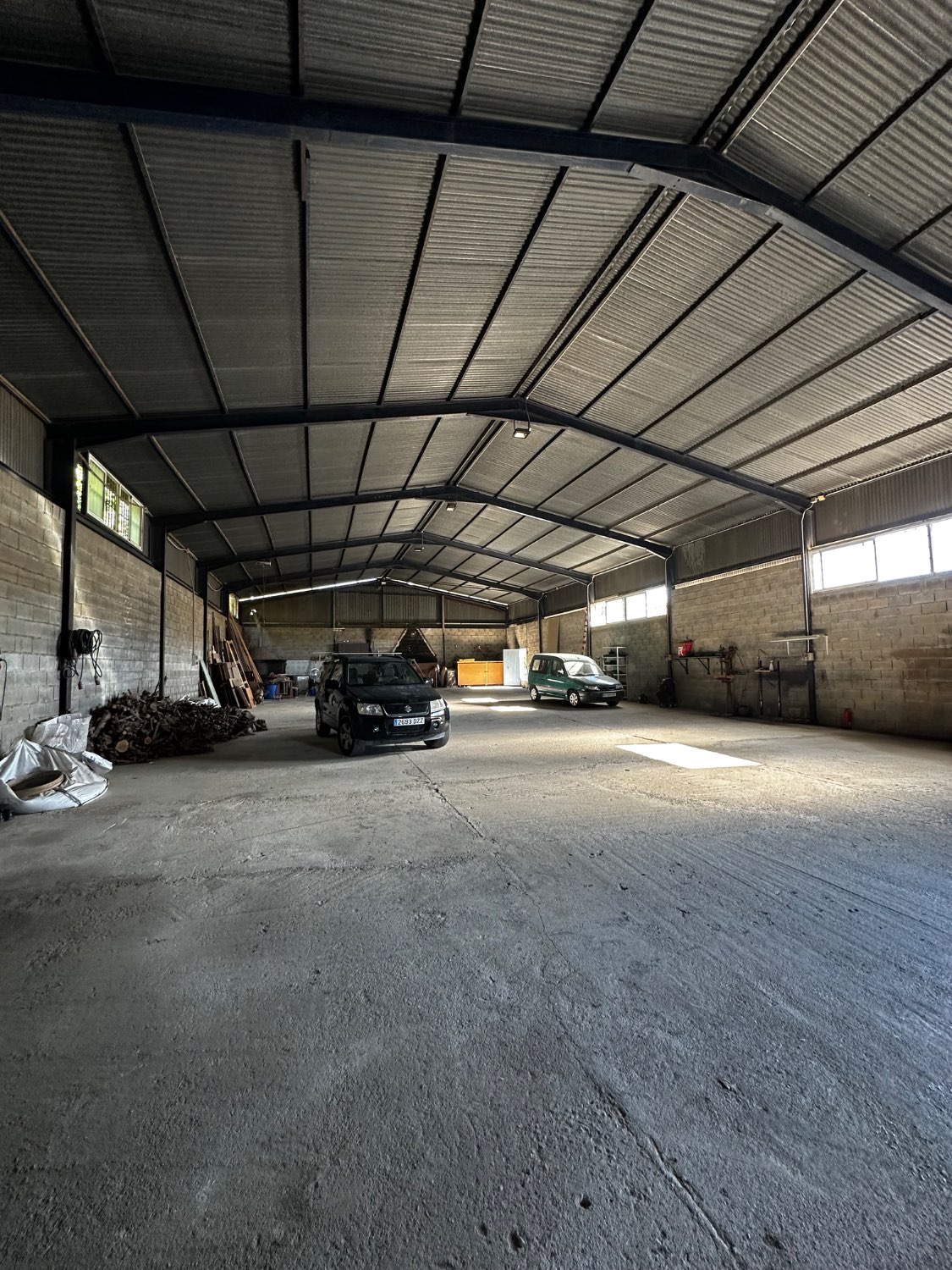 OPORTUNIDAD UNICA , FINCA CON NAVE Y CASA CON PISCINA EN VELEZ MALAGA