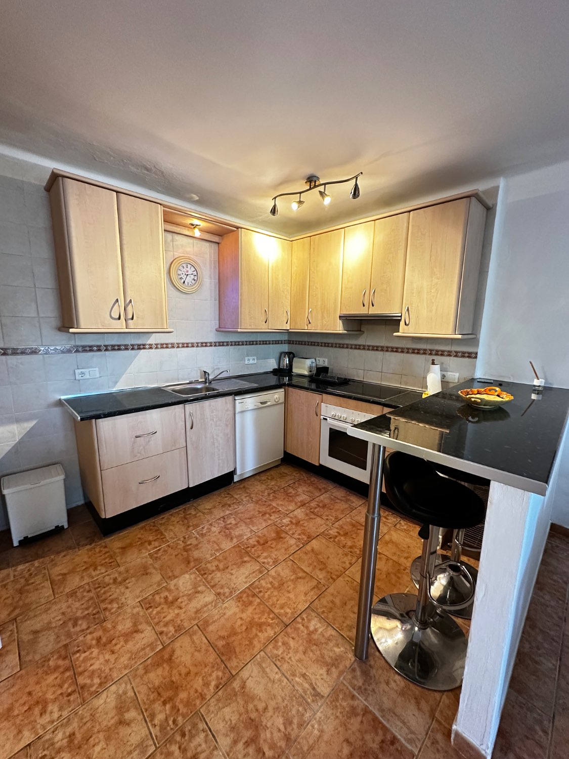 OPORTUNIDAD CASA EN NERJA CON GARAJE