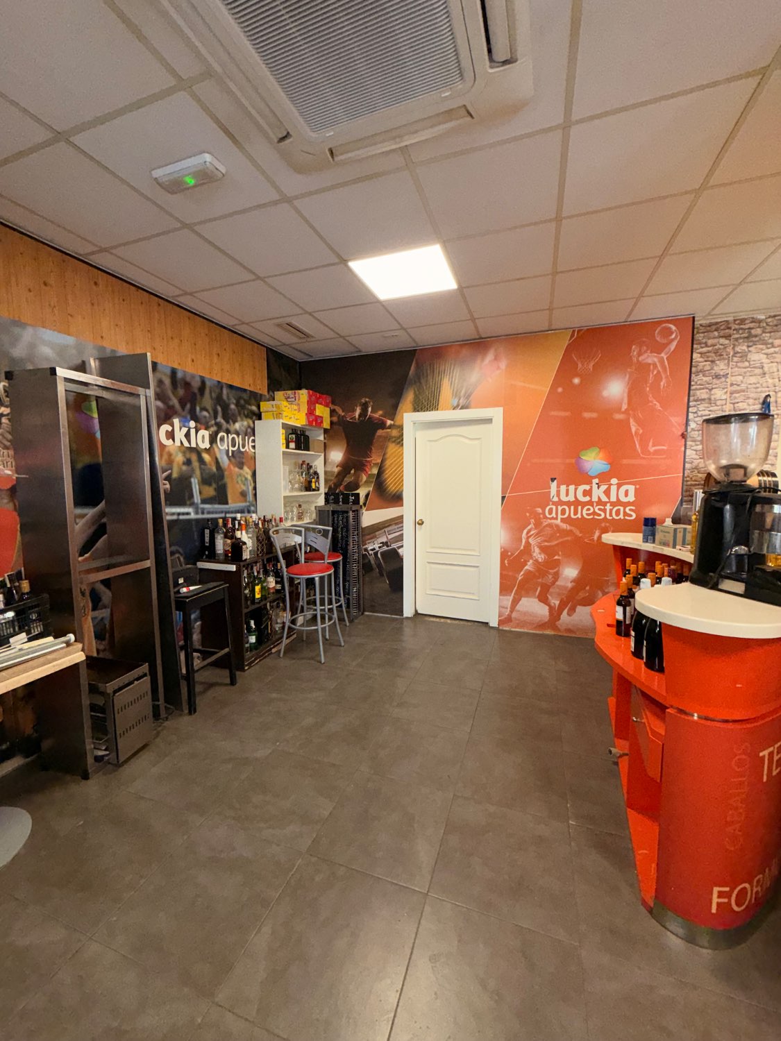 VENTA DE LOCAL EN TORRE DEL MAR