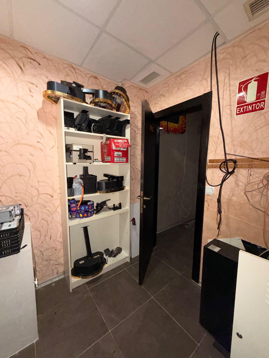 VENTA DE LOCAL EN TORRE DEL MAR