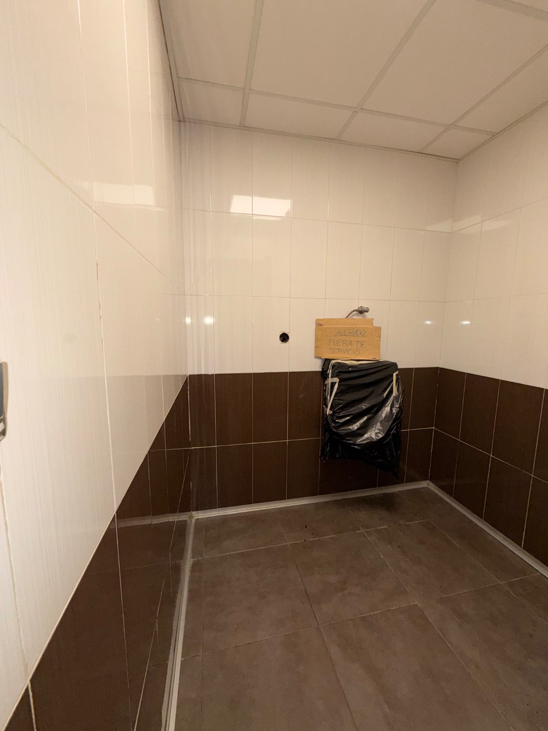 VENTA DE LOCAL EN TORRE DEL MAR