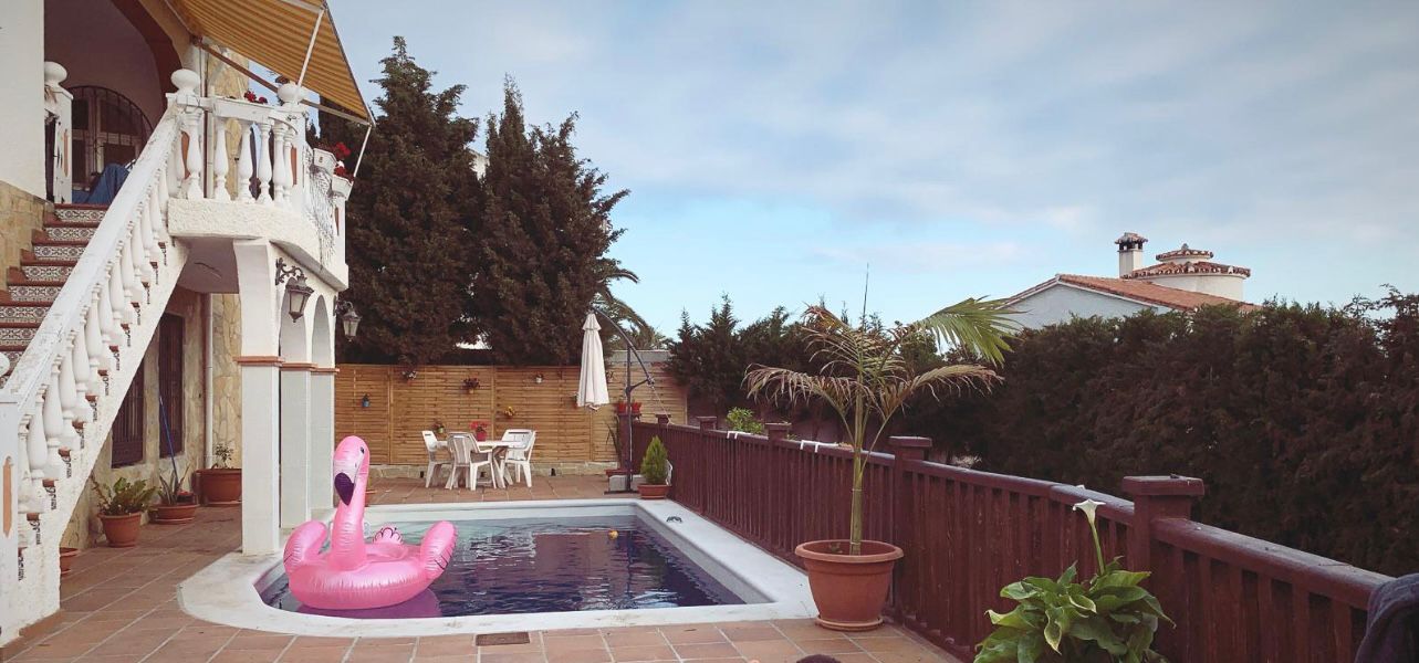 OPORTUNIDAD ÚNICA CASA INDEPENDIENTE CALETA DE VELEZ