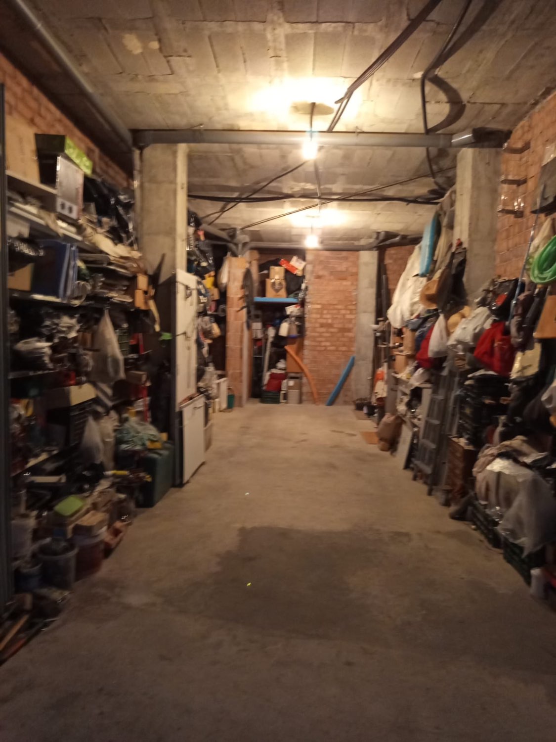VENTA LOCAL CERRADO EN VELEZ MALAGA