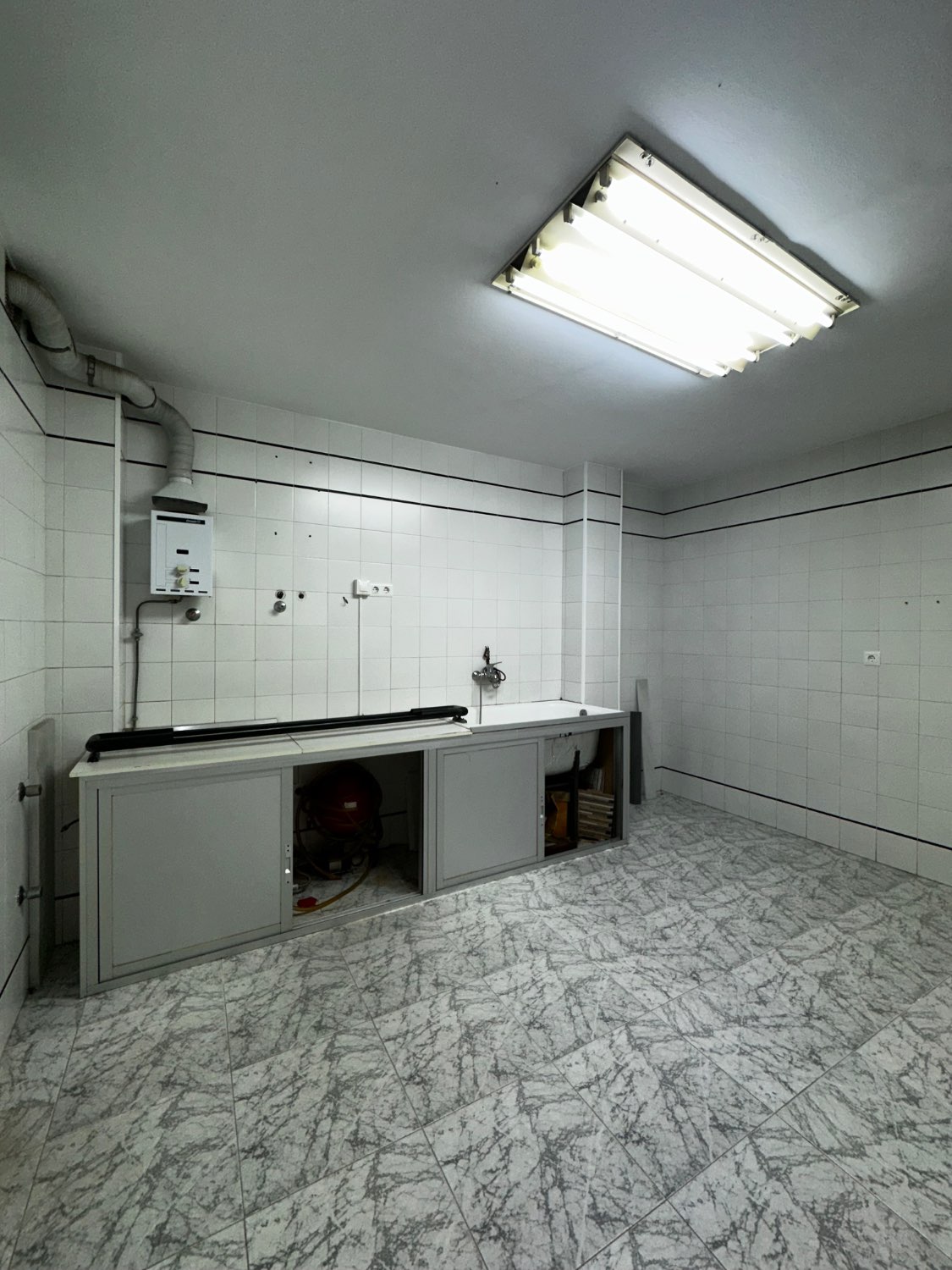 OPORTUNIDAD LOCAL COMERCIAL EN VELEZ MALAGA