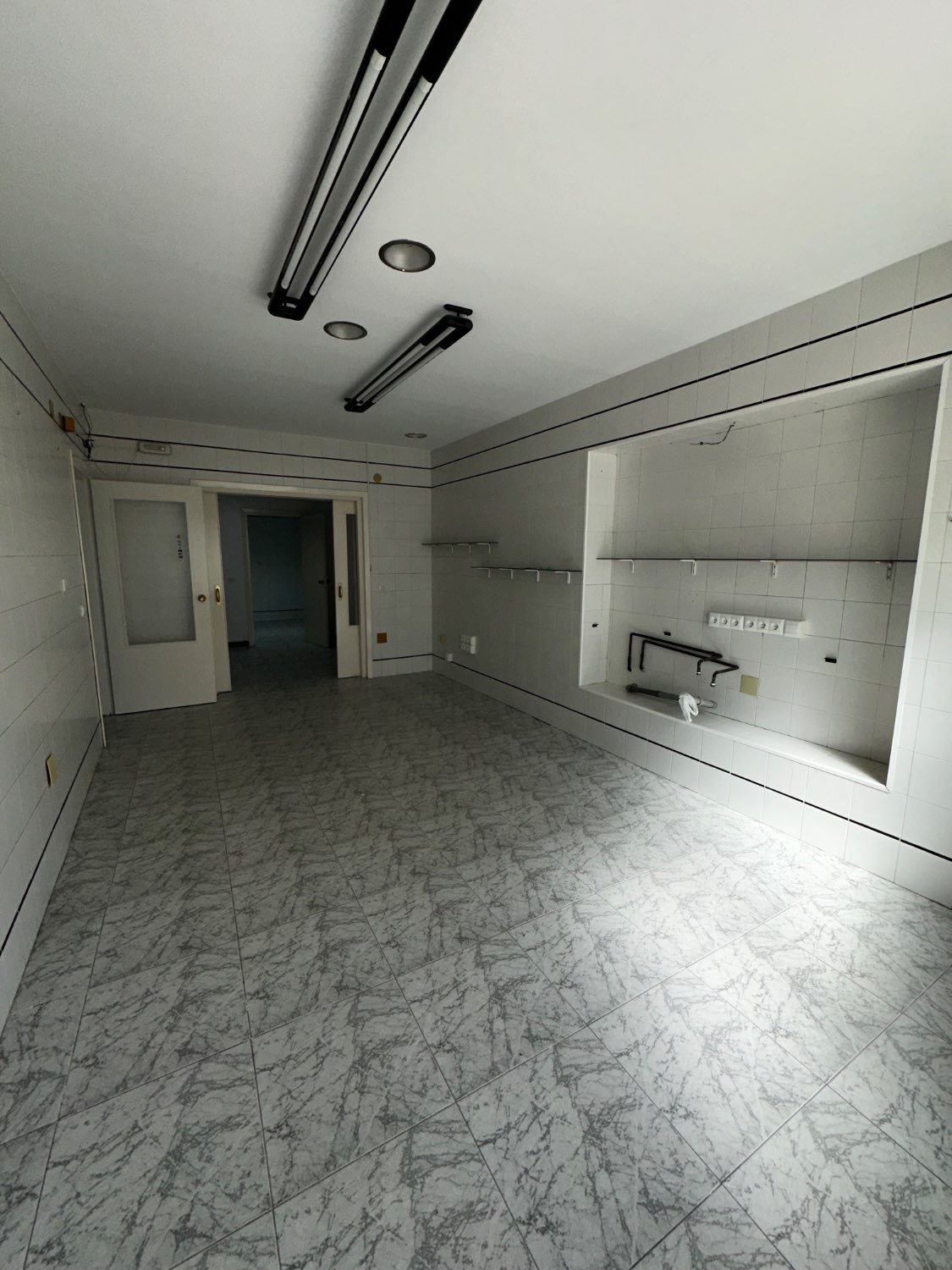 OPORTUNIDAD LOCAL COMERCIAL EN VELEZ MALAGA