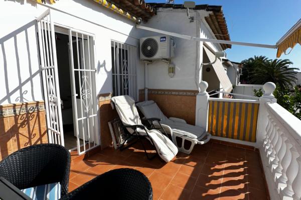 OPORTUNIDAD CASA EN NERJA CON GARAJE