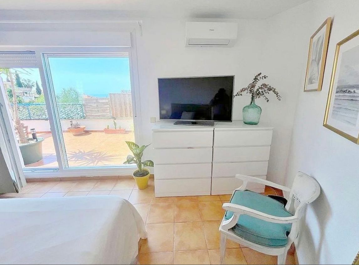 Exclusivo Ático Dúplex con vistas al mar en Chilches Costa