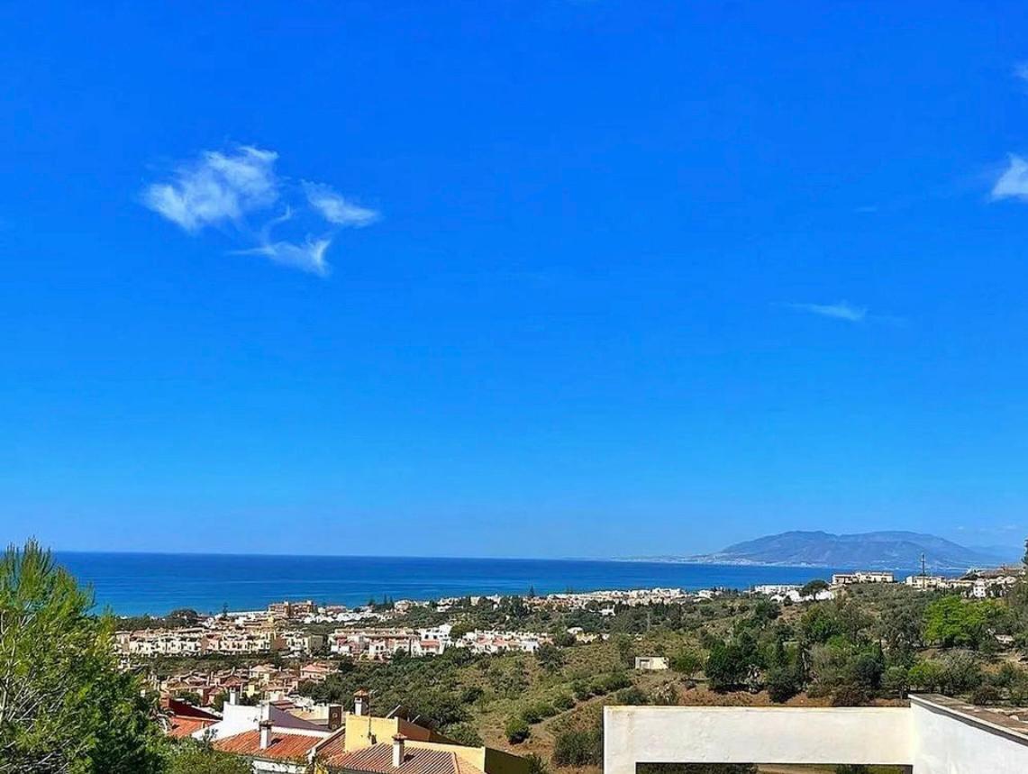 Exclusivo Ático Dúplex con vistas al mar en Chilches Costa