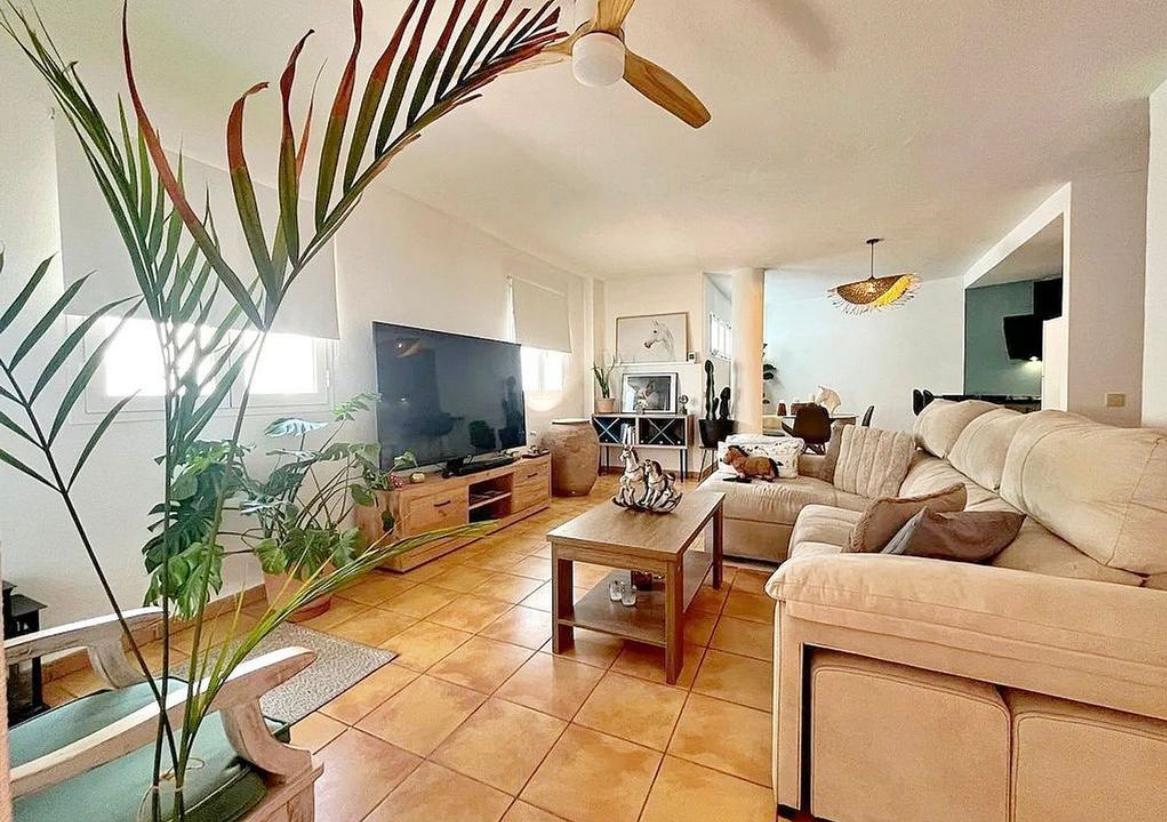 Exclusivo Ático Dúplex con vistas al mar en Chilches Costa