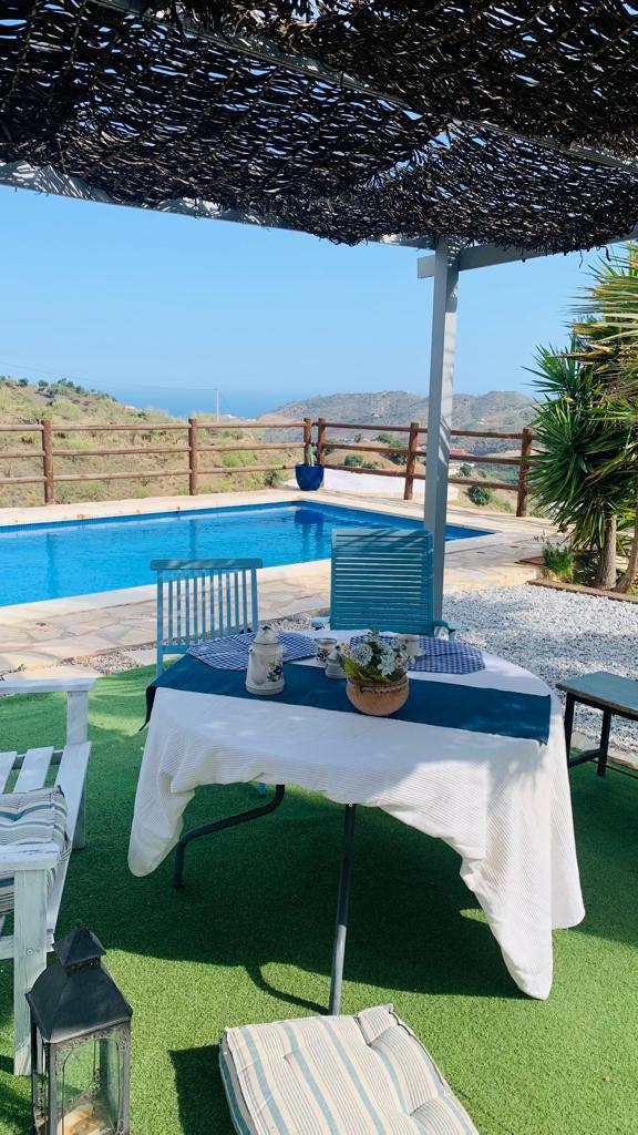 CASA DE CAMPO CON PISCINA Y VISTAS AL MAR VELEZ MALAGA