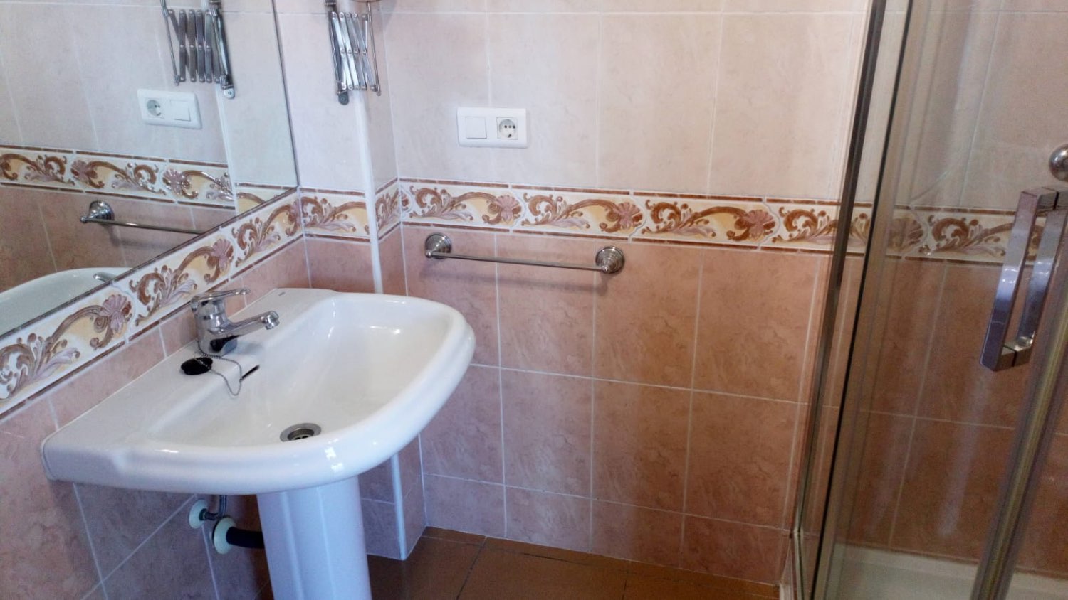 CHALETS OPORTUNIDA ÚNICA TORRE DEL MAR