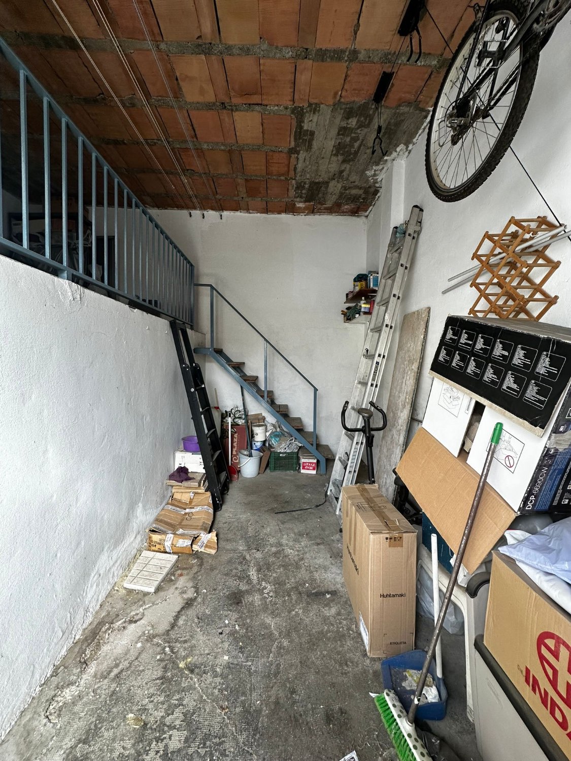 LOCAL EXCLUSIVA VELEZ MALAGA