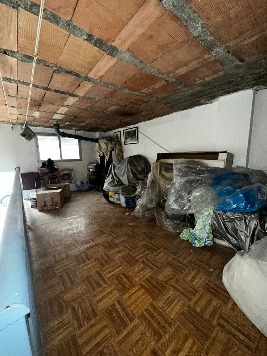 LOCAL EXCLUSIVA VELEZ MALAGA