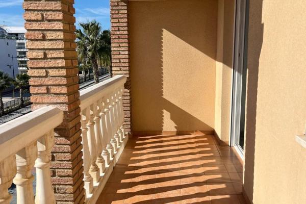 APARTAMENTO CON VISTAS AL MAR