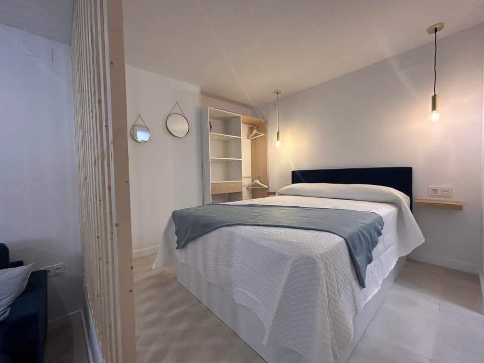 LOCAL REFORMADO A VIVIENDA EN TORRE DEL MAR A ESTRENAR