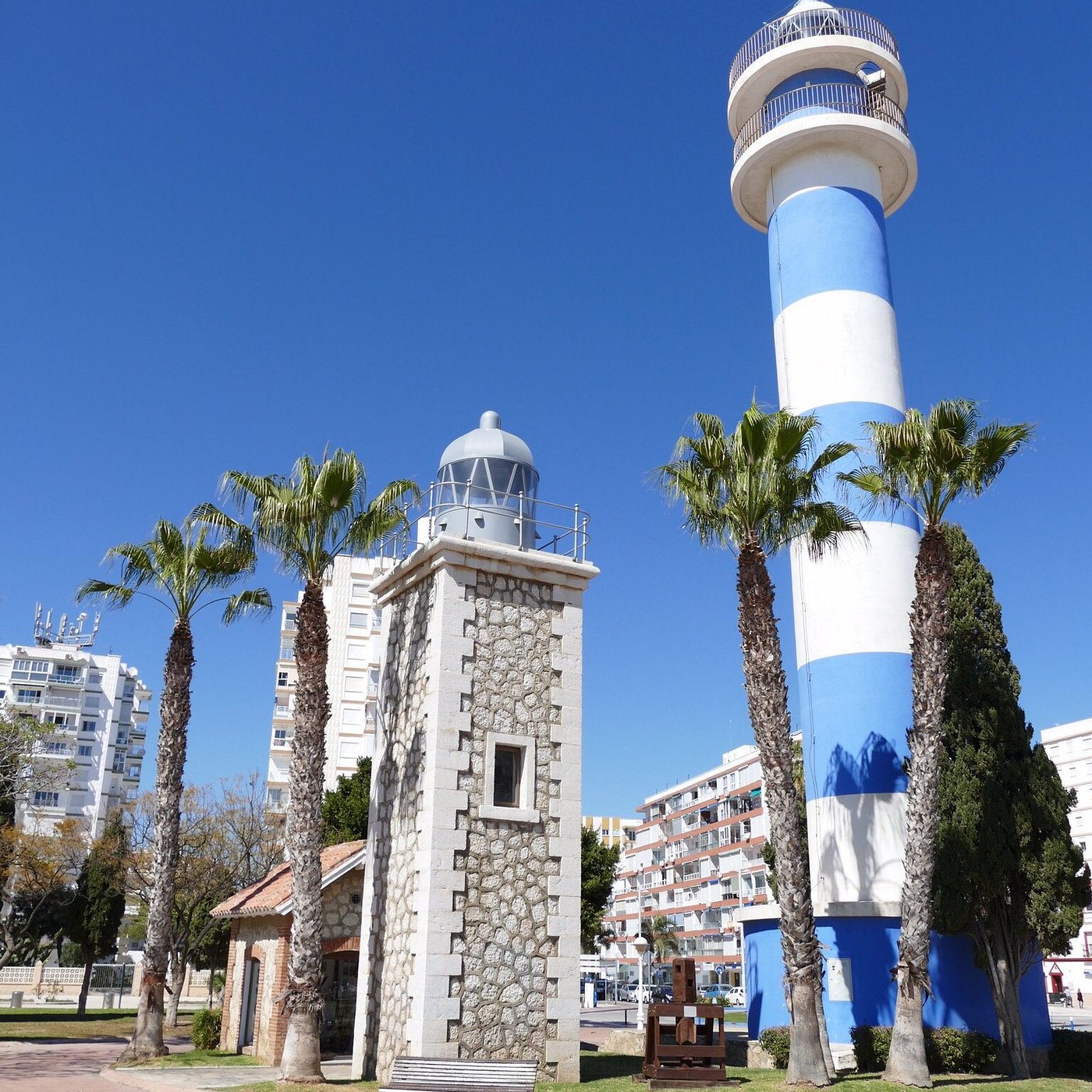 LOCAL REFORMADO A VIVIENDA EN TORRE DEL MAR A ESTRENAR