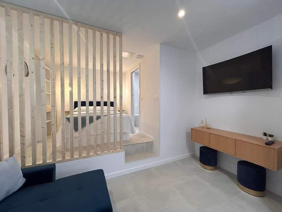 LOCAL REFORMADO A VIVIENDA EN TORRE DEL MAR A ESTRENAR