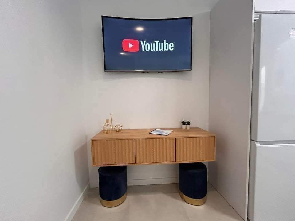 LOCAL REFORMADO A VIVIENDA EN TORRE DEL MAR A ESTRENAR