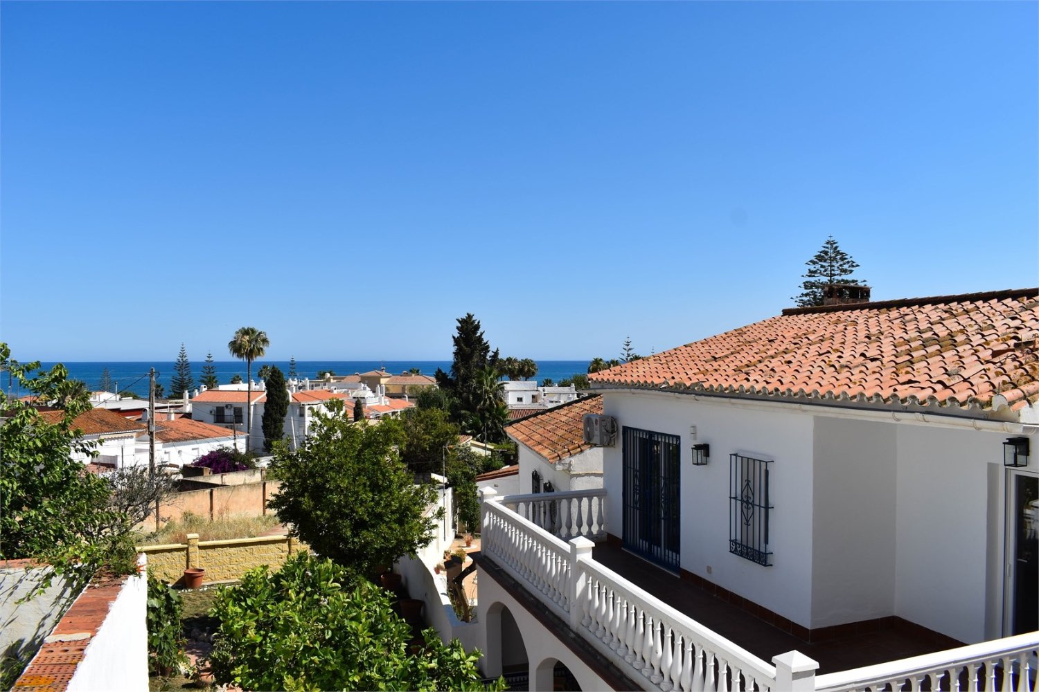 VILLA DE LUJO BENAJARAFE VISTAS AL MAR